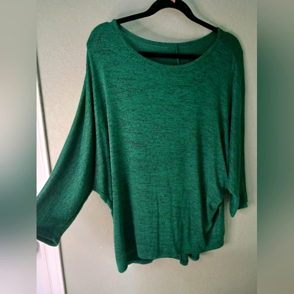Boutique unlabeled Gree n stretch top long sleeves 👌 comfortable - Picture 1 of 2
